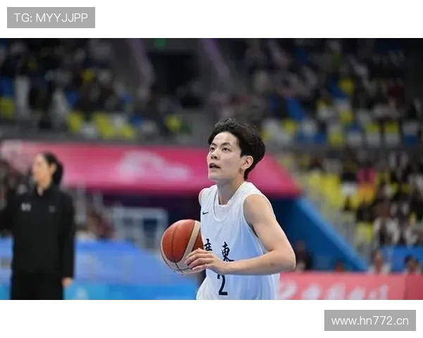 杨舒予居然晒出冰箱，里面全是进口零食，我都忍不住想搬她家住了！