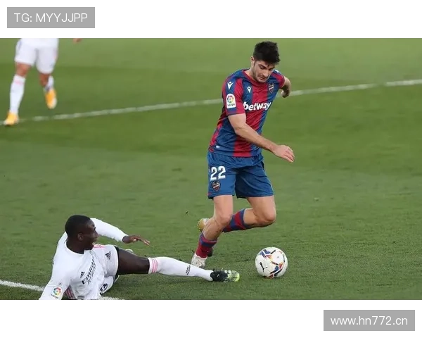 瓦伦西亚管理层决策争议持续发酵，球队内部局势与赛季发展稳定性面临考验